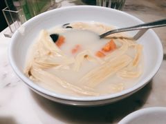 浓汤煮鲜腐竹-汤城小厨•粤菜•靓汤(苏州街店)