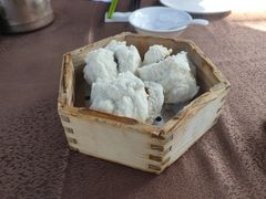 秘制蜜汁蒸叉烧包-侨美·唐荔园·40年地道粤菜