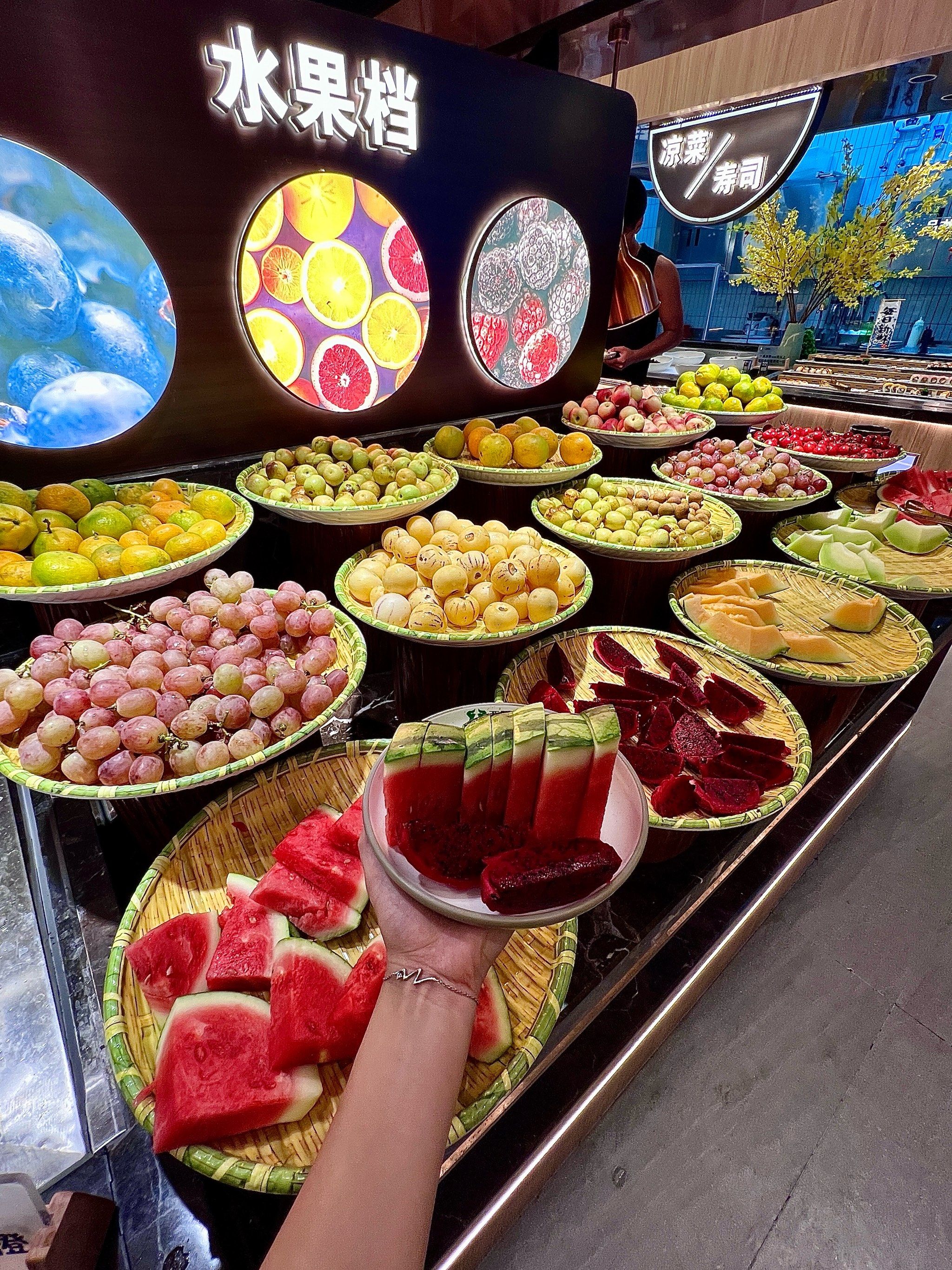 99衢州这里 自助水果种类超多7515