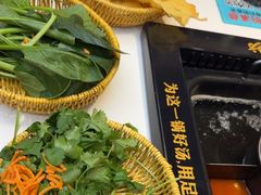-老牌坊云南鱼豆花火锅(哈西万达店)