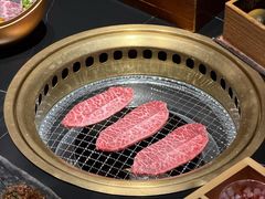 -山川小町·极番烧肉(新地假日广场店)