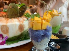 -Chom Cafe and Restaurant