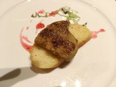 -大中华希尔顿酒店-念自助餐·嗨啤·小龙虾