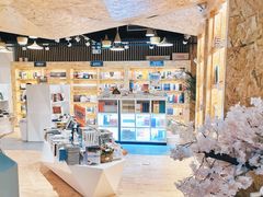 -新华里咖啡书吧(新华书店小寨店)