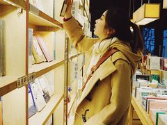 -猫的天空之城概念书店(杭州南宋御街店)