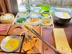 -银米·云南传统过桥米线(双廊黑金冠店)