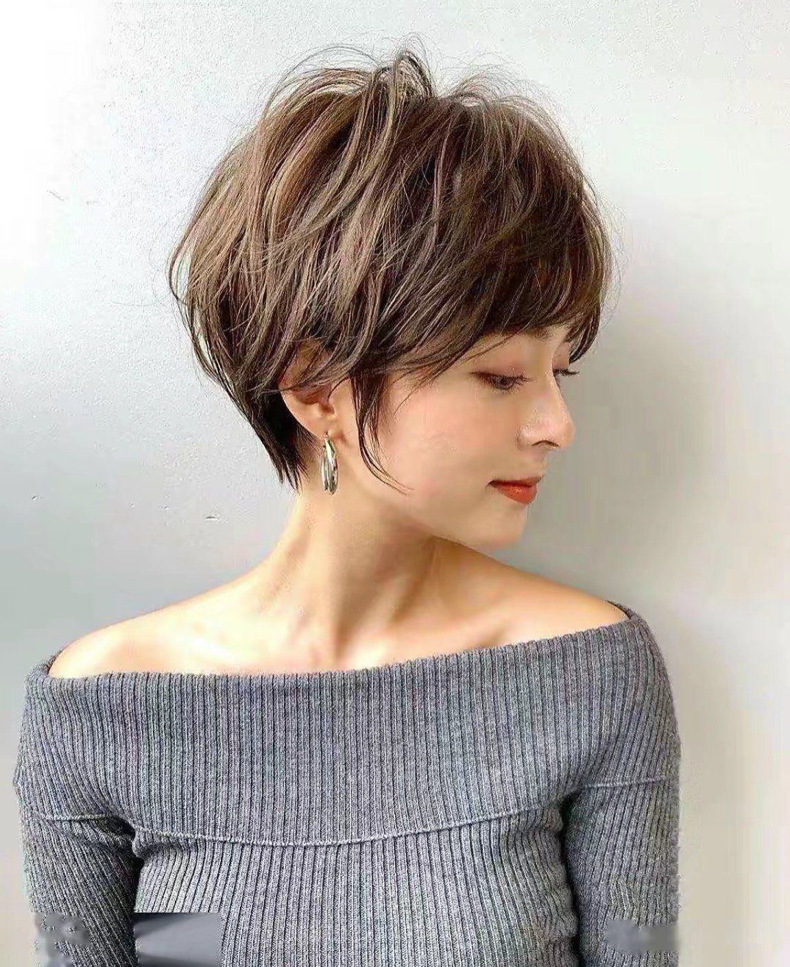 挂耳短发纹理烫