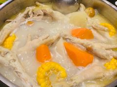 澳门鸡脚猪骨煲-官也街澳门火锅(新源里店)