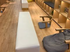 -漕河泾街道图书馆(漕河泾社区文化活动中心店)