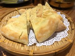 烤馕饼-塔哈尔·新疆盛宴(城西银泰店)