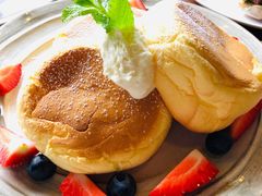 莓果奶油芝士舒芙蕾松饼-UPPER KITCHEN(延安路店)