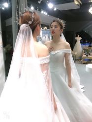 -艾米丽婚纱礼服