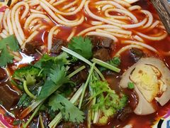 -鑫花溪牛肉米粉(人民广场店)
