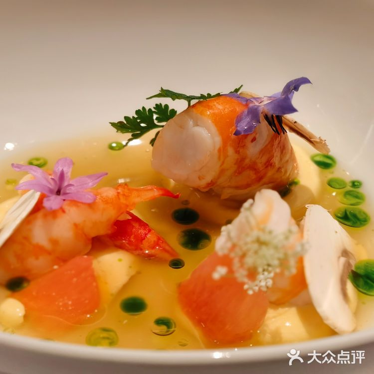 我还是愿意称偲厨为成都法餐综合第一！因为这两个人[得意]