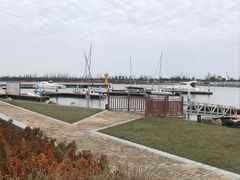 -上海滴水湖皇冠假日酒店