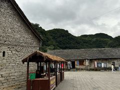 -高荡千年布依古寨旅游景区