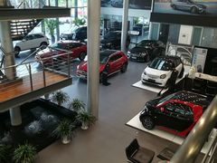 -天津波士信达奔驰4S店(卫津南路店)