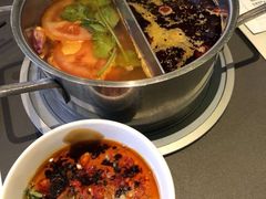 番茄酸汤锅底-壹小馆.皇城老妈(成都太古里店)