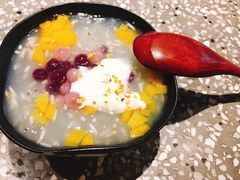 冰凉酸奶酒酿圆子-贡梅老面馆·蟹粉面·无锡特色小吃(南长街主推店)