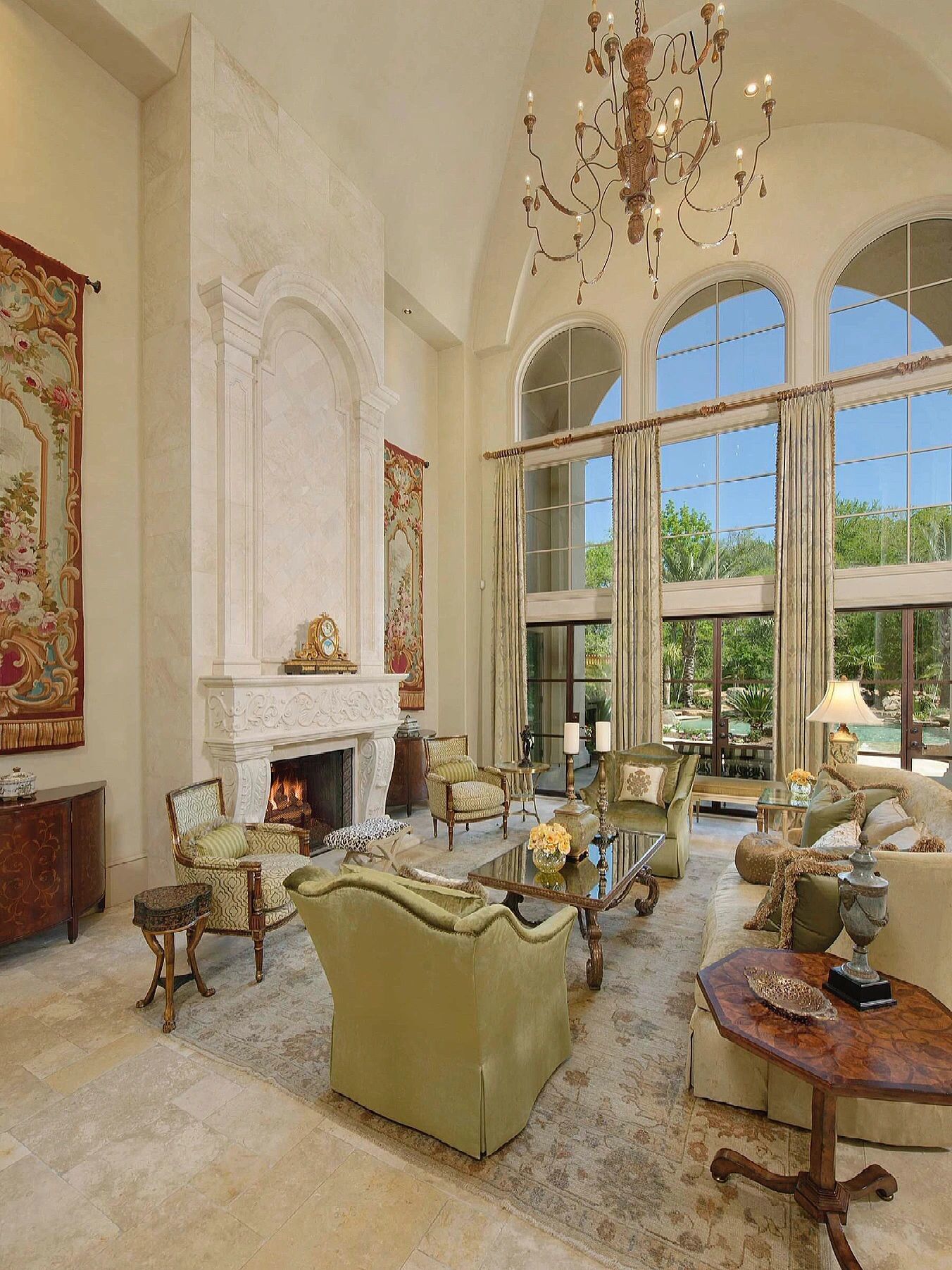 天!拱门 格子窗 挑空客厅,法式童话带回家