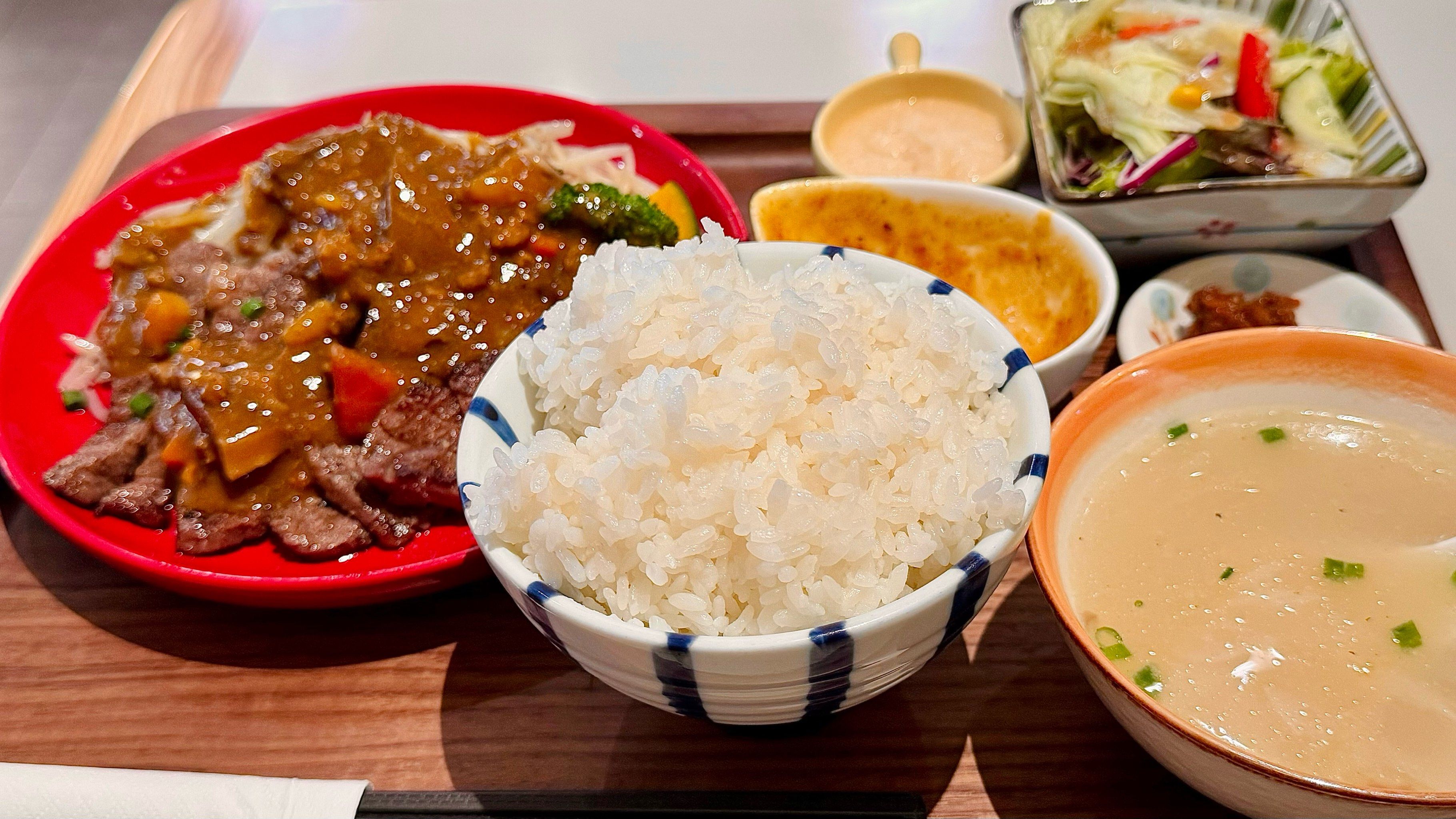 牛肉饭套餐来一份