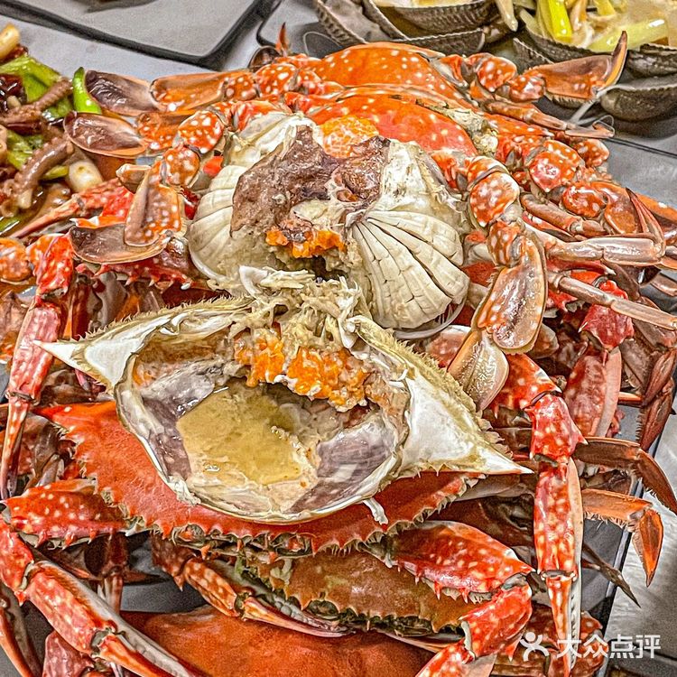 天津坠好吃的平价海鲜烤串！螃蟹特肥美！