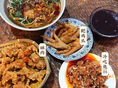 -爆炸头阿姨小四川正宗川味小吃(无任何分店)