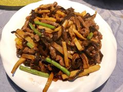 鹿茸菌炒牛柳-联邦酒楼