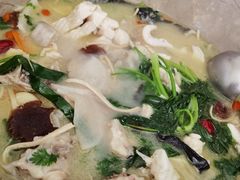 -姚记抚仙湖石锅鱼庄