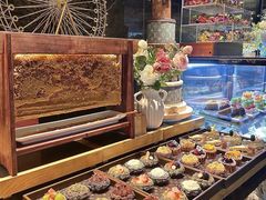 -雍容荟帝王蟹活龙虾展台自助(IFS黑金店)