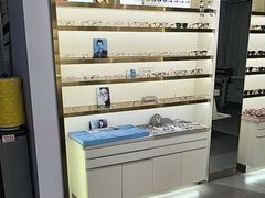 -视野联行眼镜•蔡司•依视路(温江店)