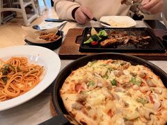 -必胜客(尹山湖歌林公园店)