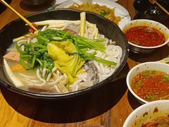 -万记麻辣烫国展总店