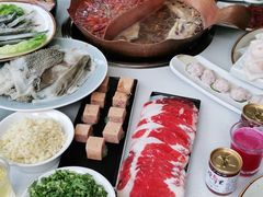 -墨居上隐·院子里火锅(峨眉店)