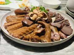 潮汕卤水狮头鹅八珍-品小馆