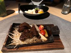 -穹六人间 people 6(岳阳路店)