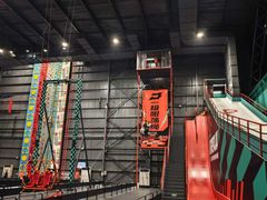 -极限PLAY运动娱乐新世界·团建派对表演休闲馆·室内高空游乐园