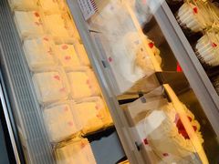 -红宝石·鲜奶小方·海派西点房(金杨店)