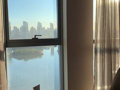 -天津梅江中心皇冠假日酒店