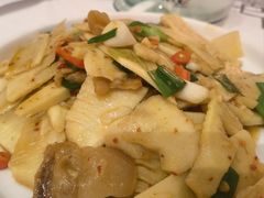 -客家大院·非遗赣南客家菜(郁孤台店)