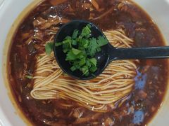 四川酸辣汤拉面-翡翠拉面小笼包(机场DFS店)