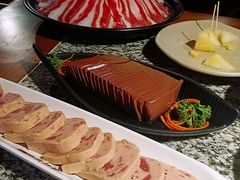 -老牌坊云南鱼豆花火锅(哈西万达店)