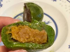 艾叶咸蛋黄肉松青团-王家沙点心店(南京西路总店)