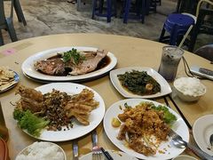 -大树下海鲜饭店