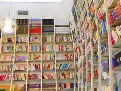 -钟书阁(松江泰晤士小镇店)