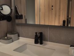 -杭州西湖湖滨银泰亚朵酒店