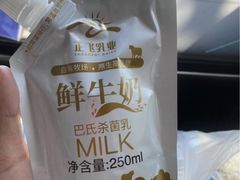 -正飞鲜奶(吐鲁番路店)
