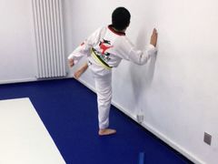 -嗨动跆拳道体能馆(菜百店)