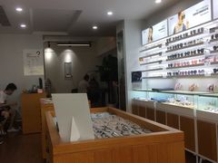 -视野联行眼镜•蔡司•依视路(温江店)