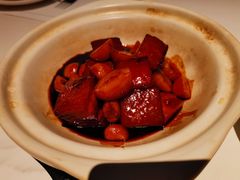 糖心栗子红烧肉-洛缦音乐餐厅(工业展览馆万象城店)
